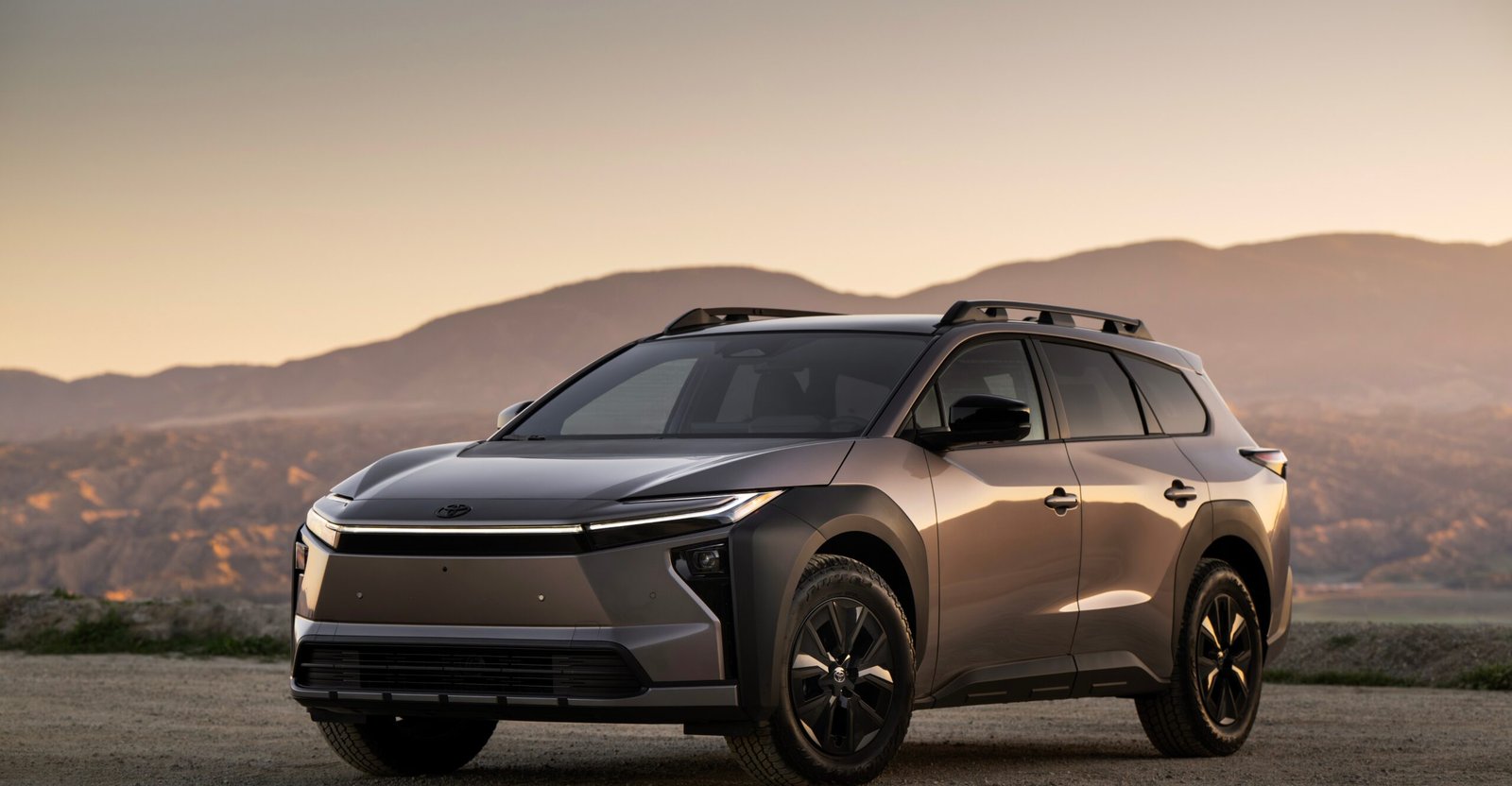2026_Toyota_bZ_Woodland_Premium_Bronze_004